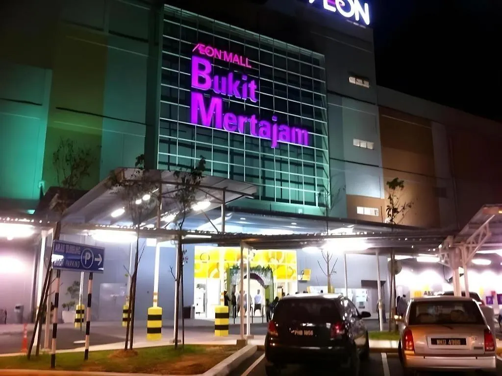Luscious Hotel Bukit Mertajam 2*,